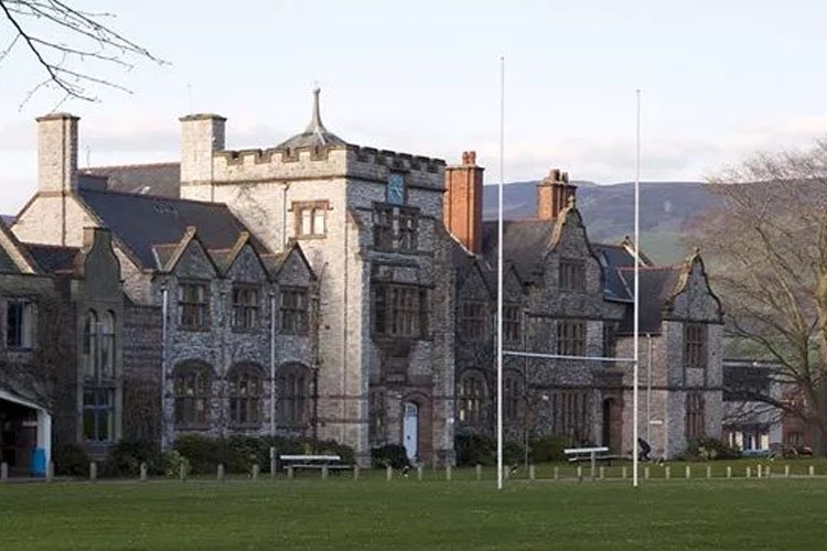 露丝公学（Ruthin School）